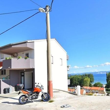 Apartment Rene Omiš Kültér fotó