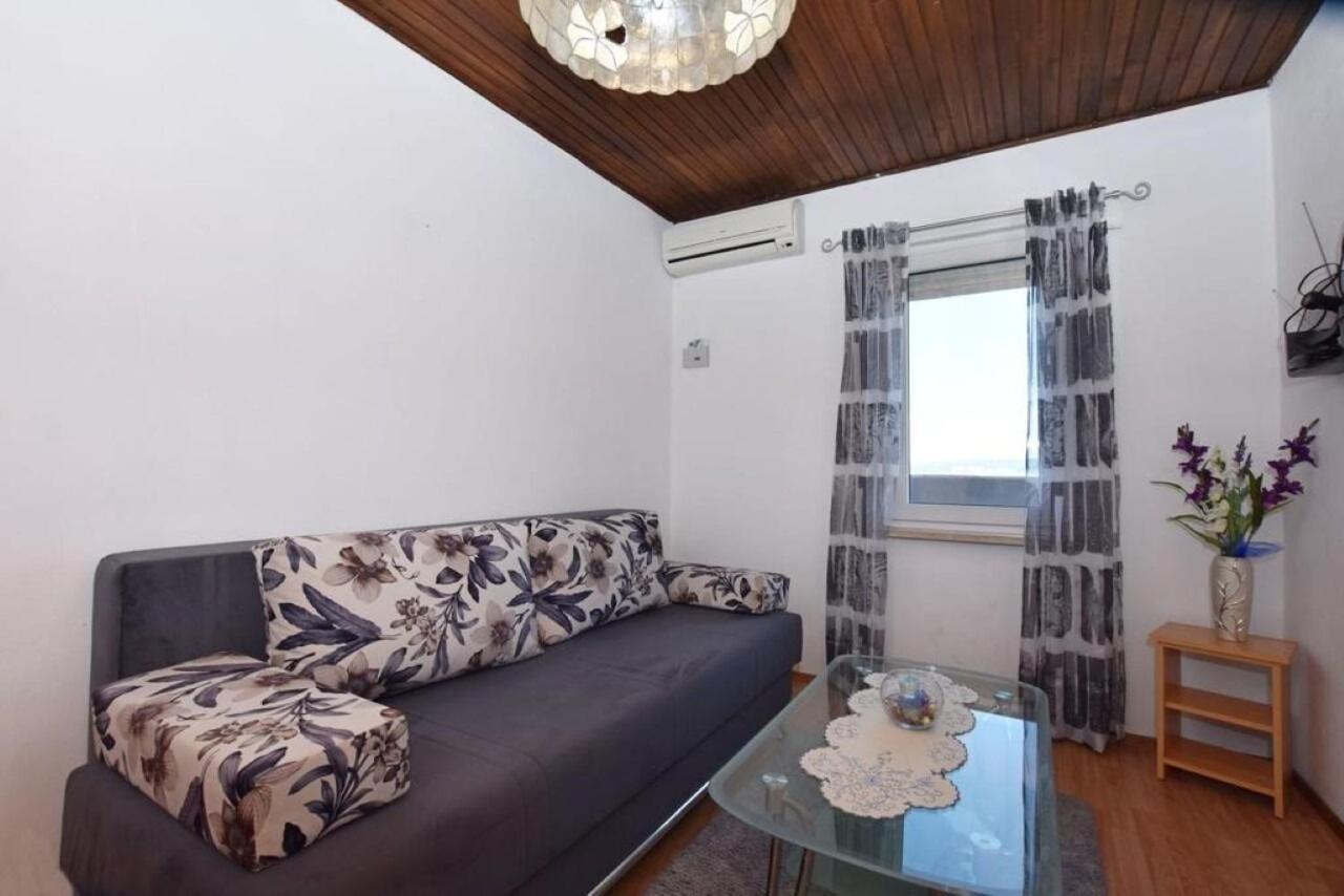 Apartment Rene Omiš Kültér fotó