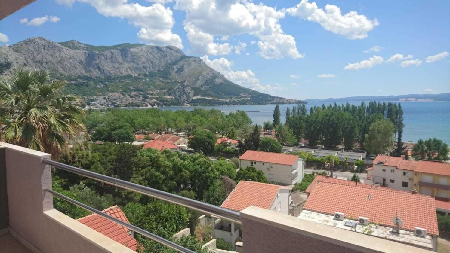 Apartment Rene Omiš Kültér fotó