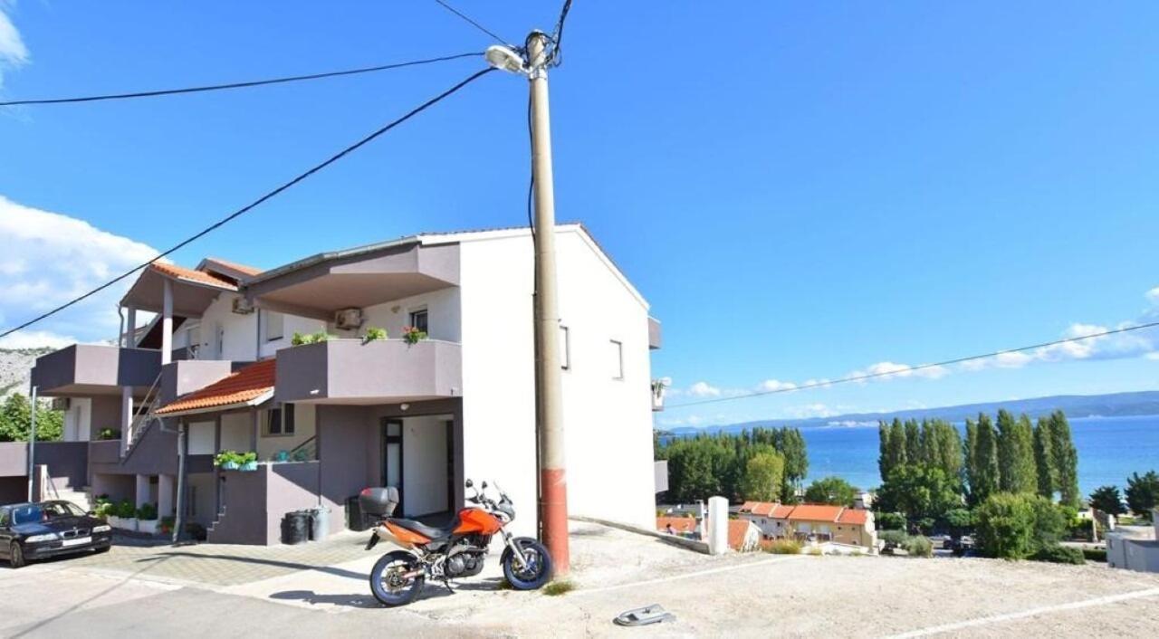 Apartment Rene Omiš Kültér fotó
